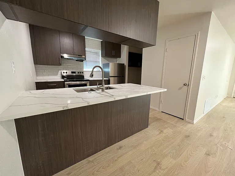 120 N Smythe Ave #120 — Photo 3