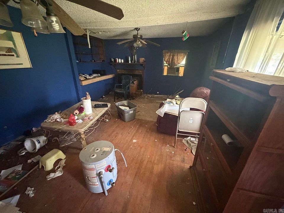 2nd image of 1800 Logan St