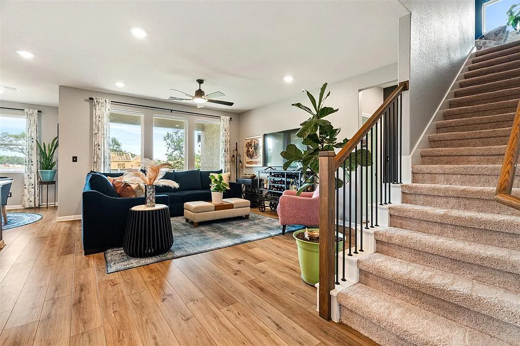 5 bed, 3.5 bath, 2657 sqft, $2,995 — Photo 4
