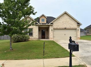 201 Ravencrest Dr, Perry, GA 31069