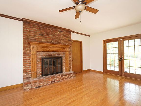 4th image of 8573 Sturbridge Dr