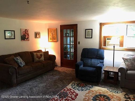 2nd image of 302 E Main St