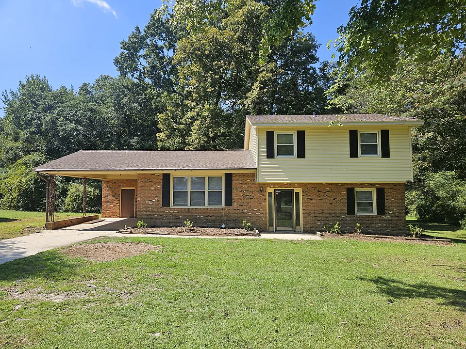 415 College Dr
