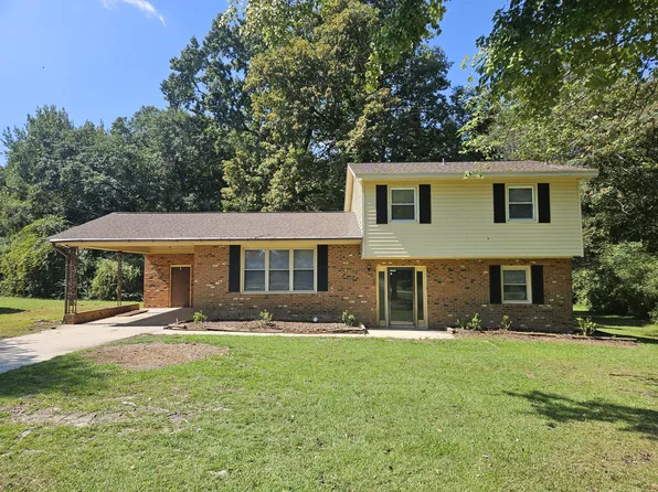 415 College Dr, Raeford, NC 28376