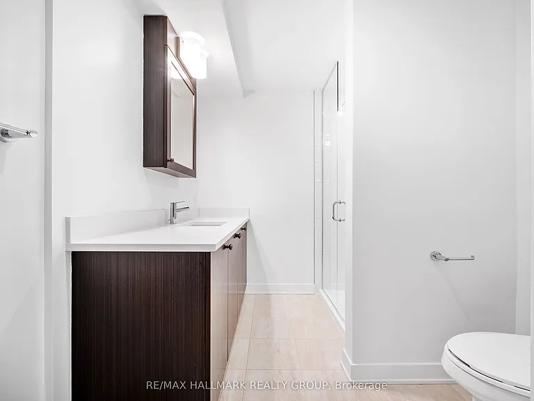 340 Queen St #1403 — Photo 9