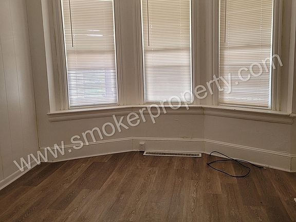 2nd image of 362 Walnut St APT A