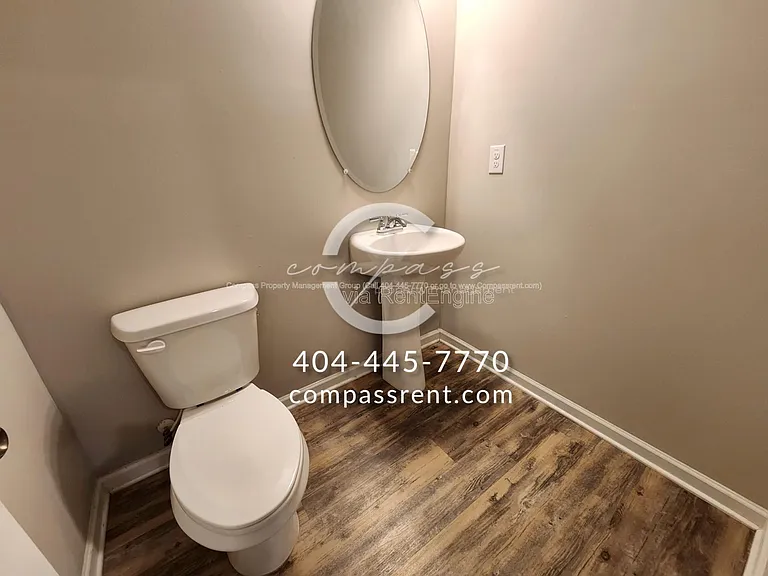 228 Lyndon Way NW — Photo 12