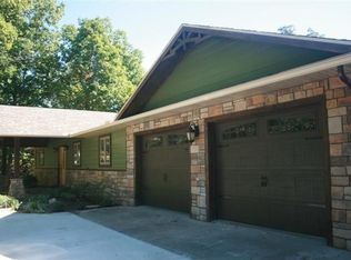 69 Jackson Ridge Rd, Eureka Springs, AR 72631