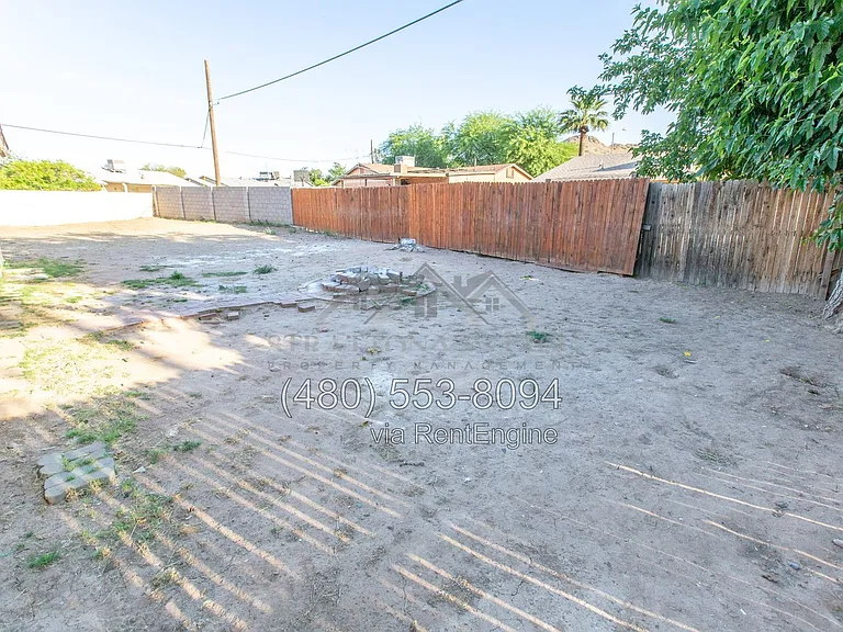 2533 E Blanche Dr — Photo 33