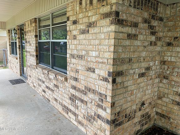 3rd image of 4210 Evie St