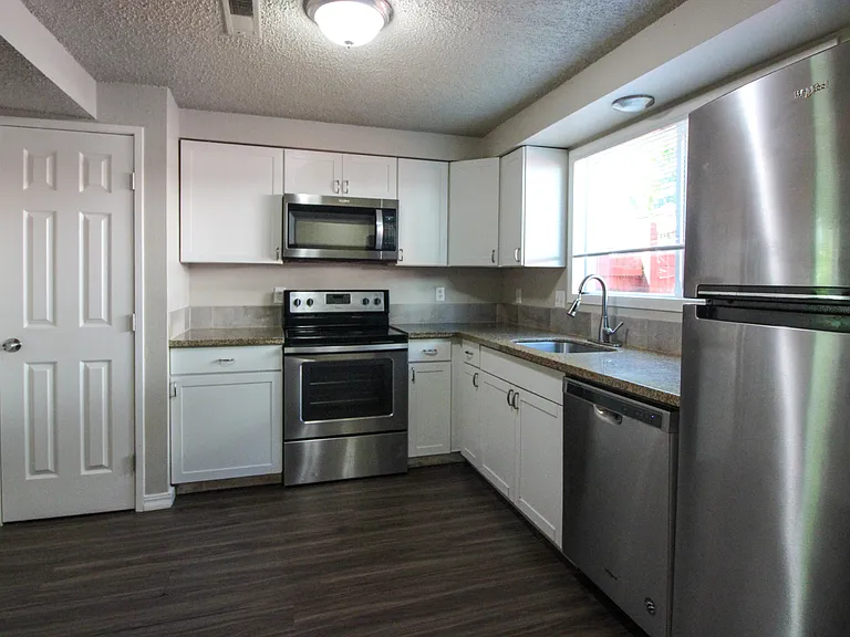 1549 Salishan St SE — Photo 8