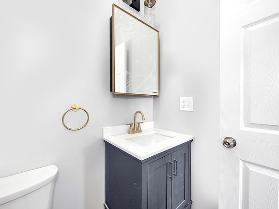 4th image of 29 Lambert St APT 4