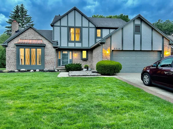 5335 Standish Dr, Troy, MI 48085