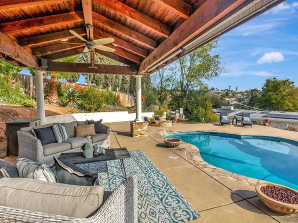 470 Bear Valley Pkwy, Escondido, CA 92025