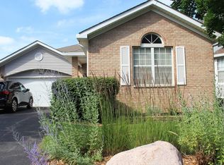 448 W Parkside Dr, Palatine, IL 60067