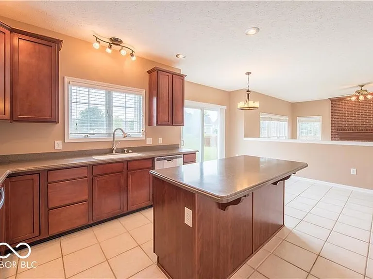 15151 New Haven Dr — Photo 12
