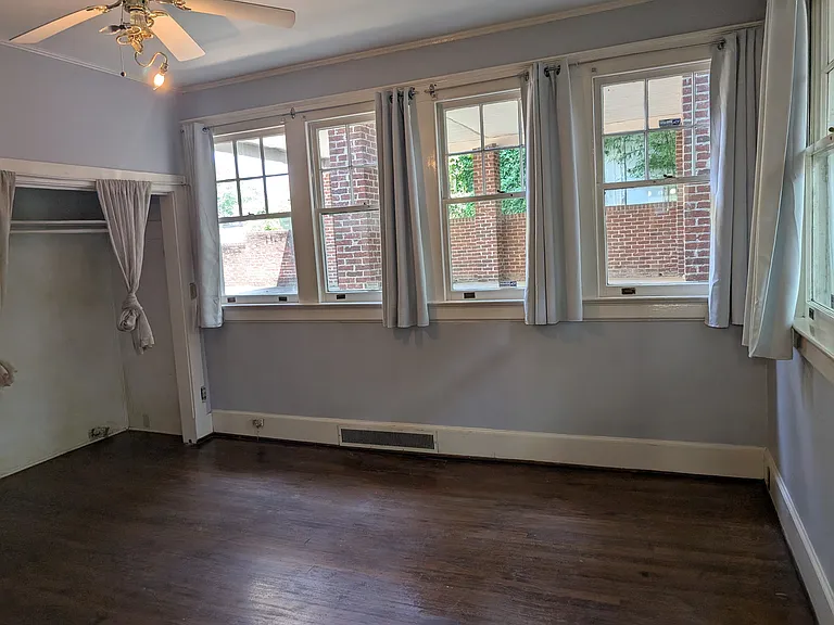 2201 Blossom St — Photo 16