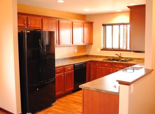 137 Brighton Cir SW, Cedar Rapids, IA 52404