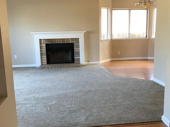 3rd image of 1024 Hampshire Ln