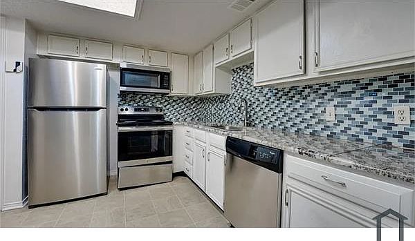 1st image of 615 Towne House Ln