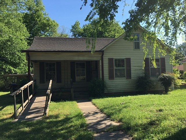 1st image of 516 E Buchanan Ave