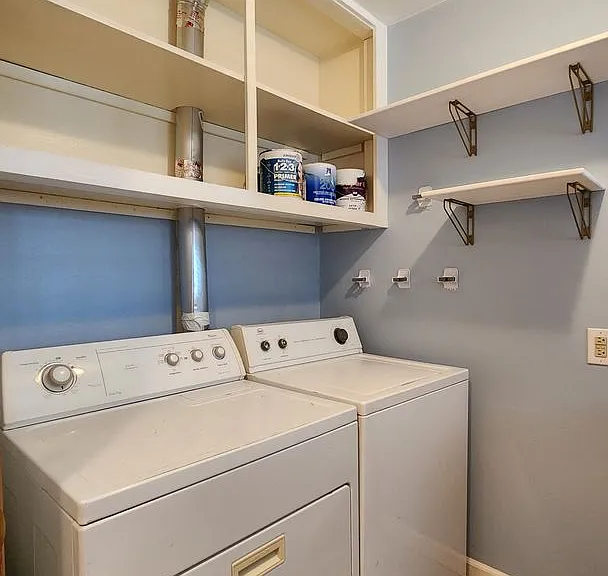 2345 Benton Ave — Photo 10