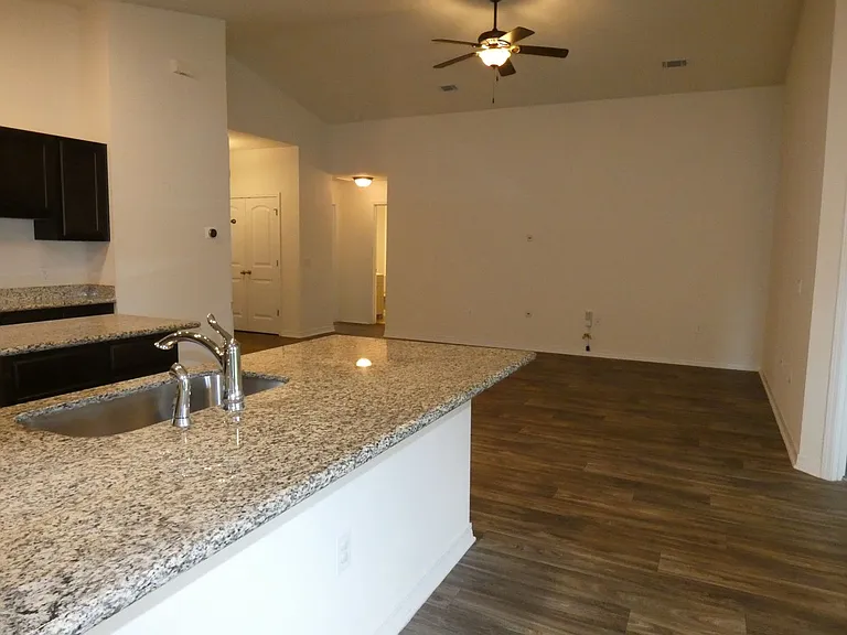 5637 Peach Dr — Photo 9