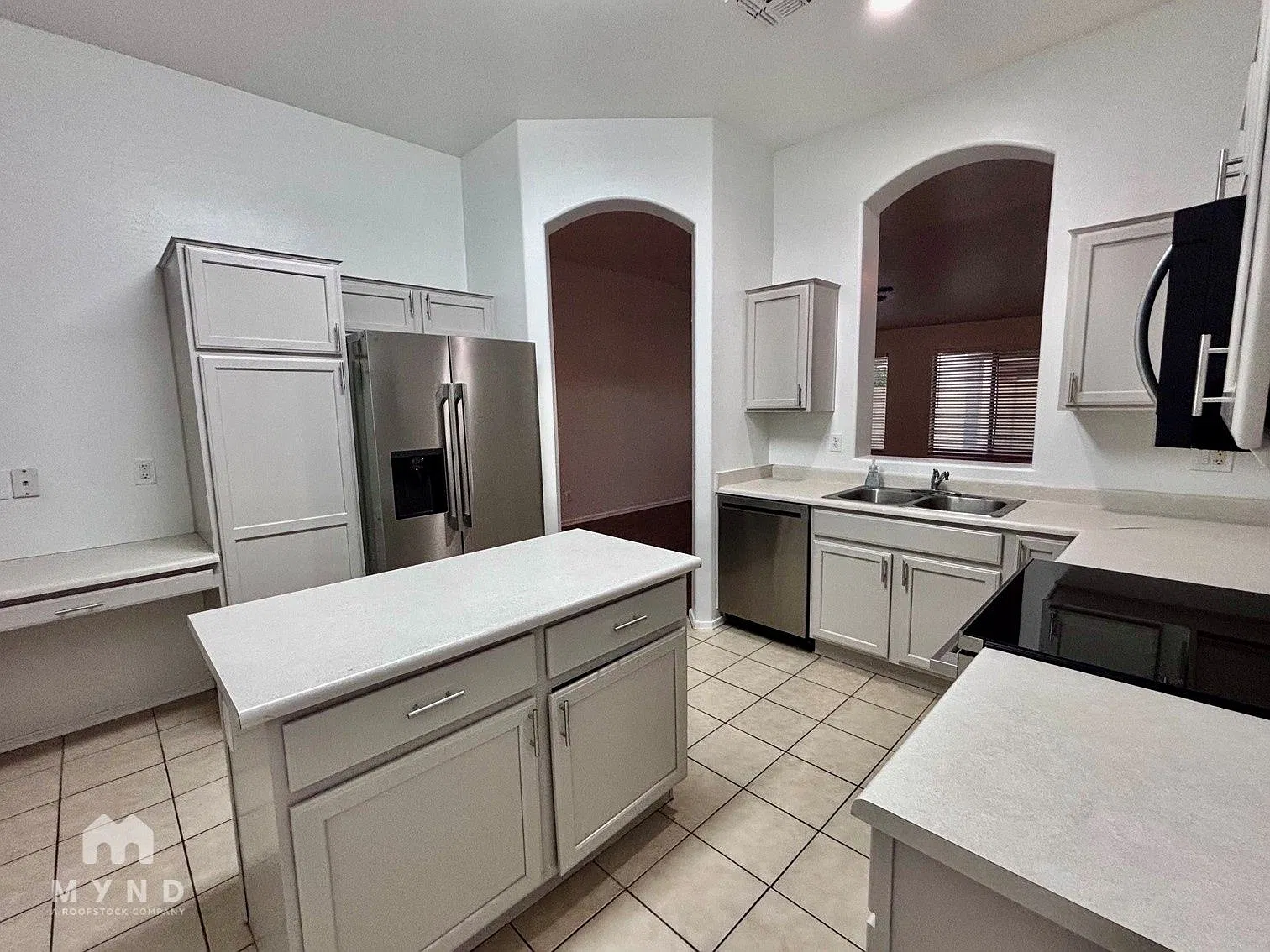 3 bed, 2.0 bath, 1561 sqft, $2,345 — Photo 3