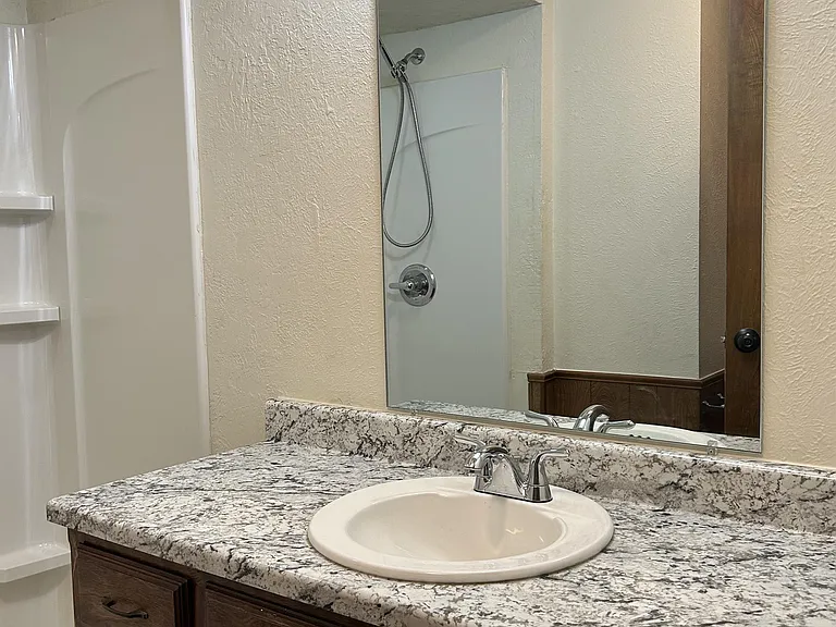 214 Falcon Ct — Photo 22