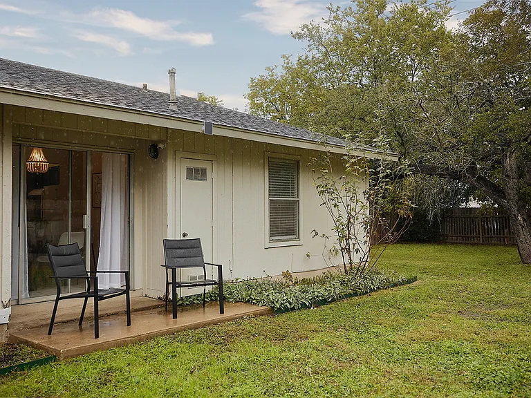 12207 Dundee Dr #B — Photo 24