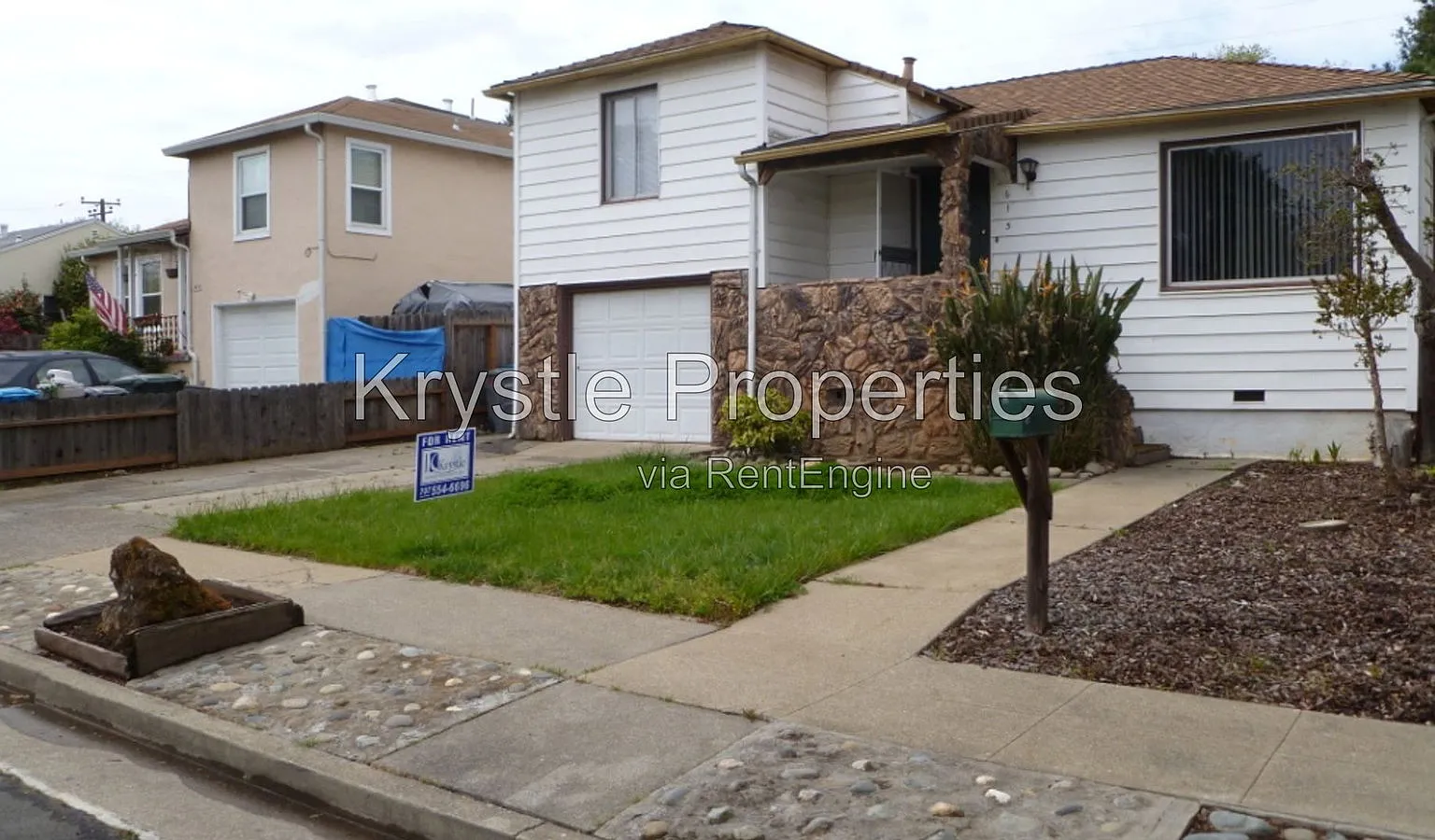 2 bed, 1.0 bath, 874 sqft, $2,250 — Photo 1