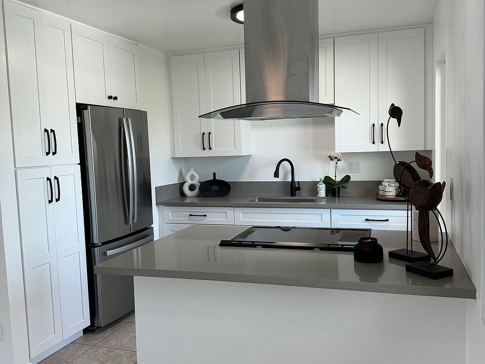 Newly renovated kitchen with all new appliances, cabinets, range hood.
