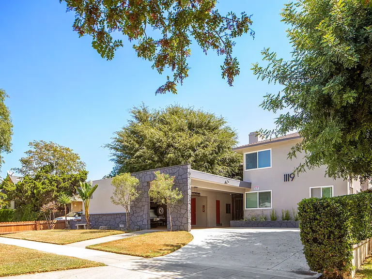 Huntington Villas — Photo 12