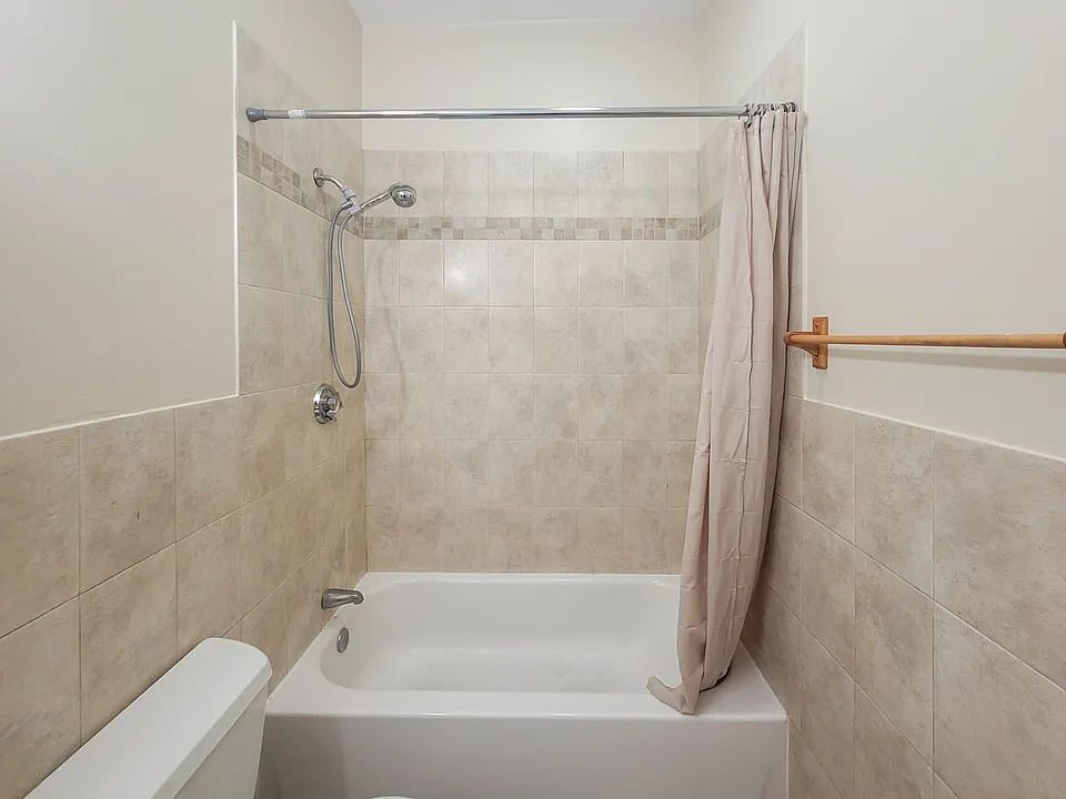 338 Warren St #5