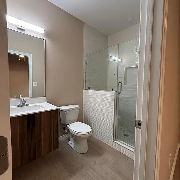 3100 W Driftwood St #3 — Photo 2