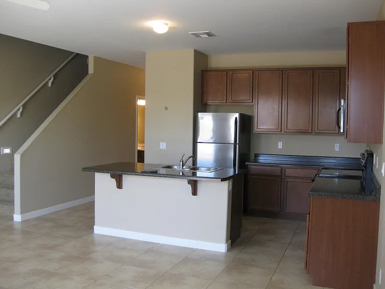 1143 E Cedar St — Photo 2