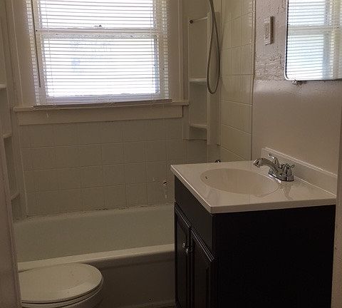 2nd image of 5706 Euclid Ave