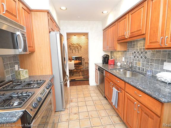 3rd image of 1133 Hillpointe Cir