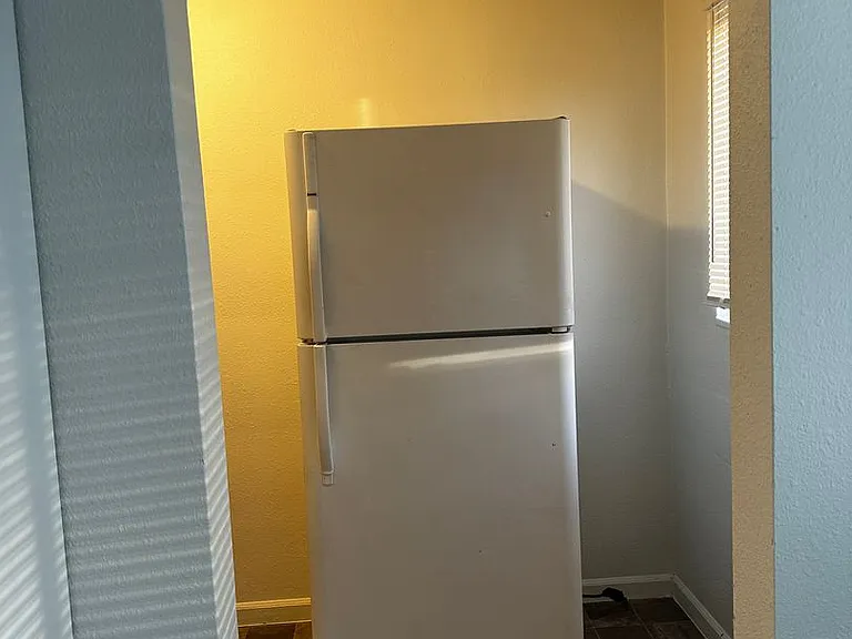Stewart Street Apartments — Photo 3