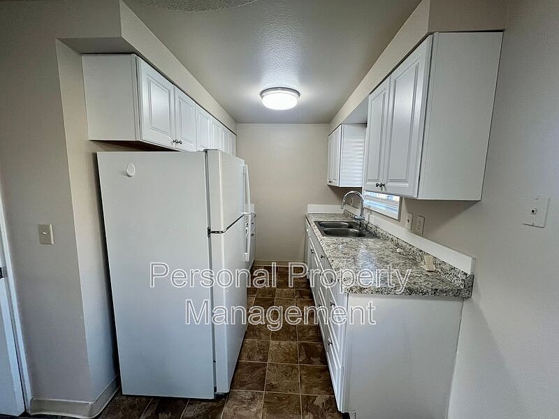 1st image of 820 NE 86th St