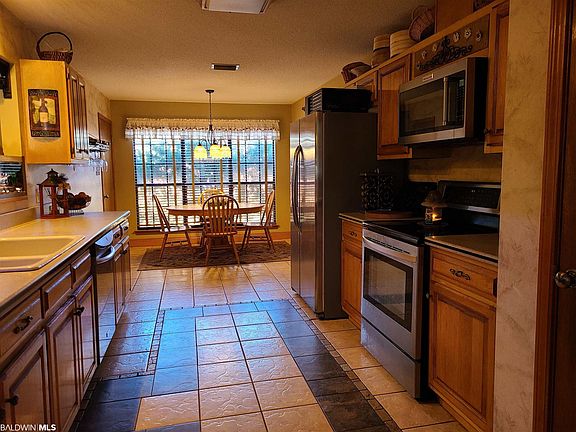 Kitchen with eat-in kitchen