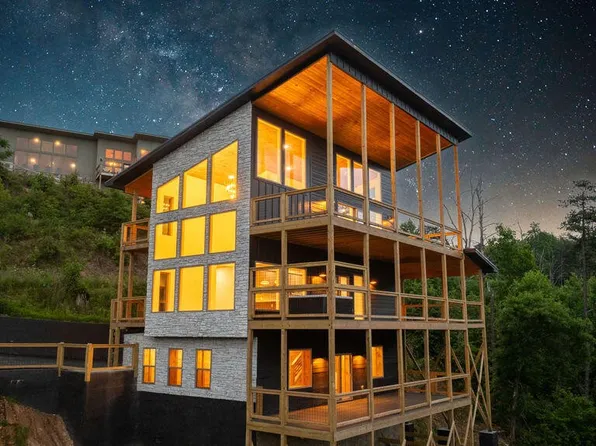 3225 Emerald Springs Loop, Sevierville, TN 37862