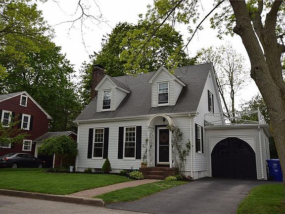 2nd image of 30 Weeden Ave