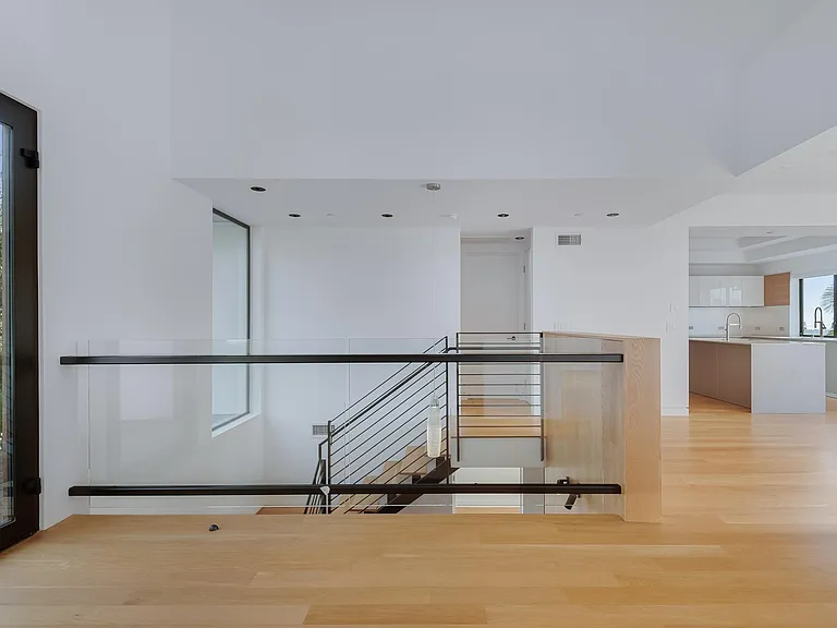 902 Berkeley St — Photo 14