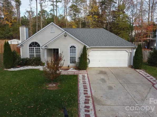 7407 Heronwood Ln, Charlotte, NC 28227