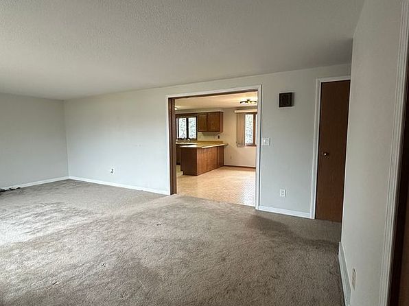 124 Broadmore St, Plentywood, MT 59254