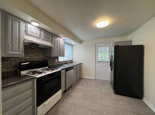 1220 Universal Rd, Pittsburgh, PA 15235