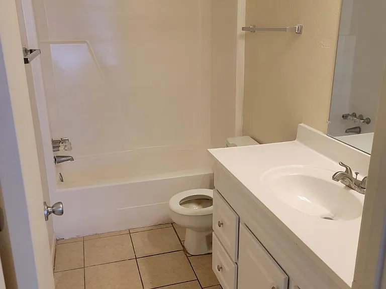 2000 Longmire Ct #12 — Photo 7