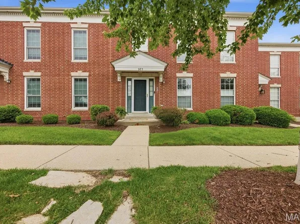 985 Rolling Thunder Dr, O'Fallon, MO 63368