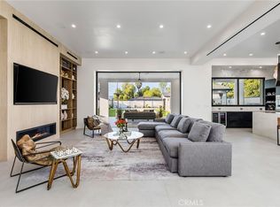 22745 Califa St, Woodland Hills, CA 91367